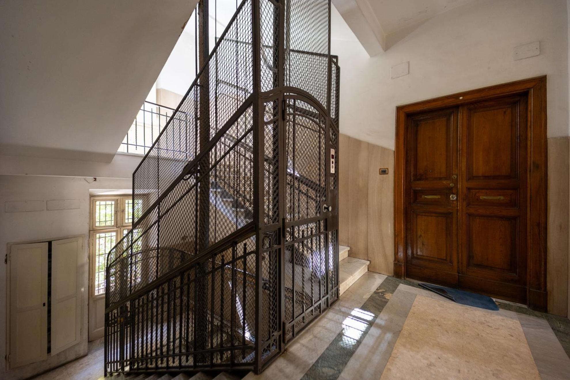 דירות רומא Caruso Regal House מראה חיצוני תמונה